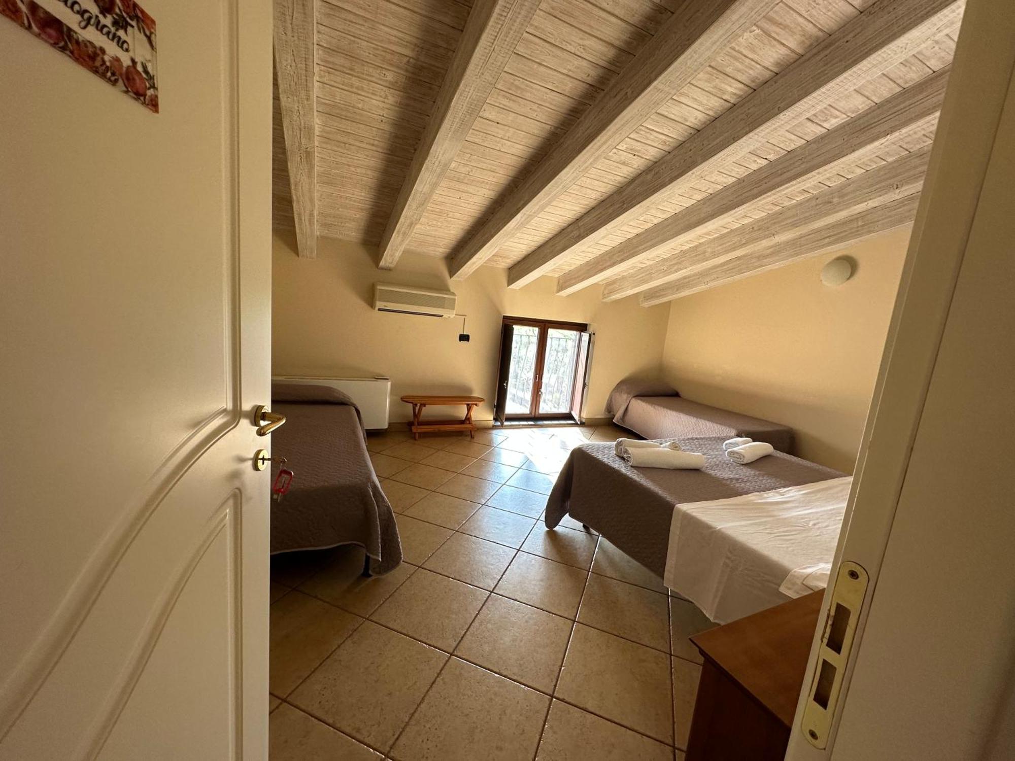 Hotel Ranch Simeto Paterno  Esterno foto