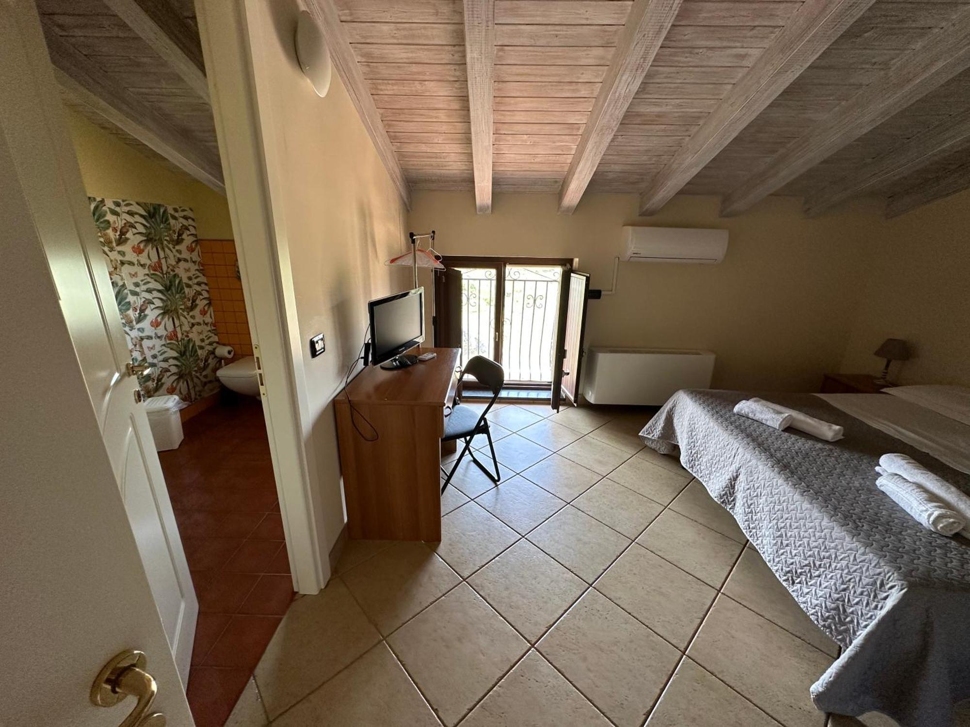 Hotel Ranch Simeto Paterno  Camera foto